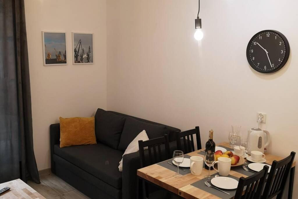 The Yellow Apartment Γκντανσκ Εξωτερικό φωτογραφία